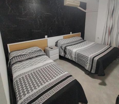 La Linea de la Concepcion Hôtel | Hostal la Campana