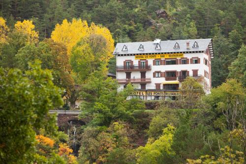 Castellar de N'hug Maison | Hostal Les Fonts