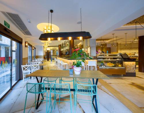 West End Hôtel | Hostal Marí
