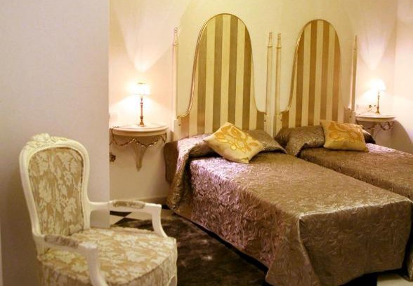 Siguenza Maison | Hostal Mesón Castilla