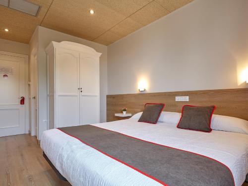 Cervera Hôtel | Hostal Nobadis