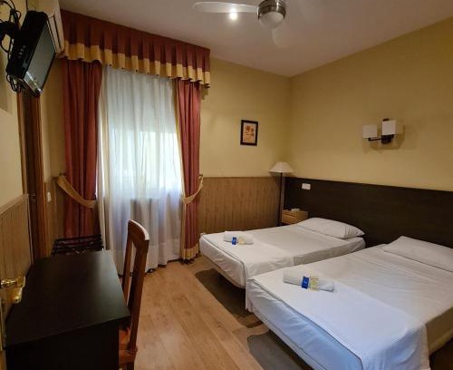 Cortes Maison | Hostal Oporto