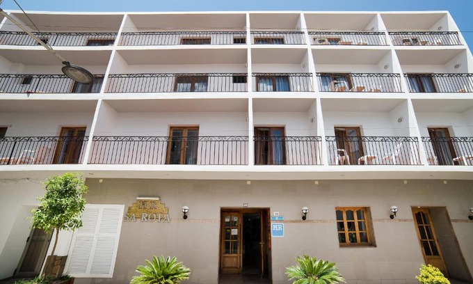 Santa Eulalia del Rio Maison | Hostal Sa Rota