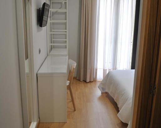 Cervera Hôtel | Hostal Universitat