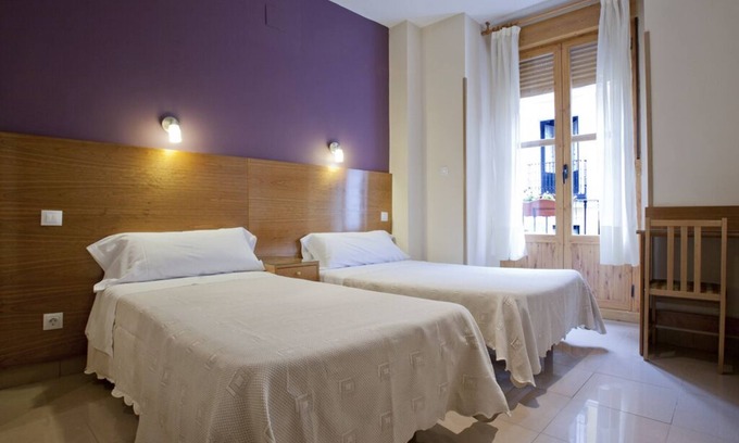 Embajadores Maison | Hostal Zabala