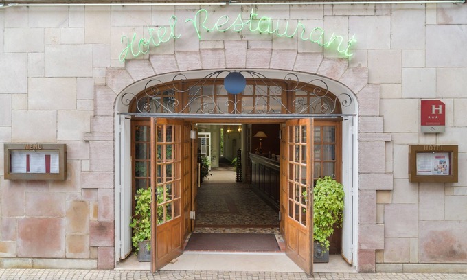 Paray-le-Monial Hôtel | Hostellerie des Trois Pigeons