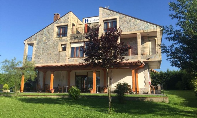 Sobremazas Lit Et Petit-Déjeuner | Hosteria La Moraleja