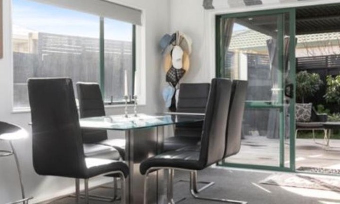 Mount Maunganui Maison | Hosts on the Coast - Rosberg Retreat