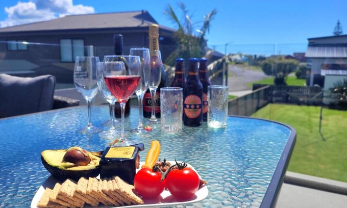 Whitianga Maison | Hosts on the Coast - Home by the Sea