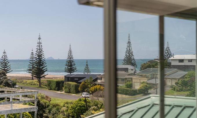 Onemana Maison | Hosts on the Coast Oarsome in Onemana