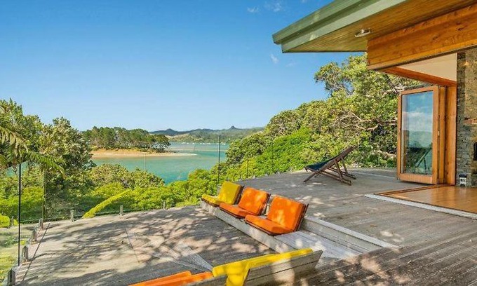 Whitianga Maison | Hosts on the Coast Te Whare Rakau