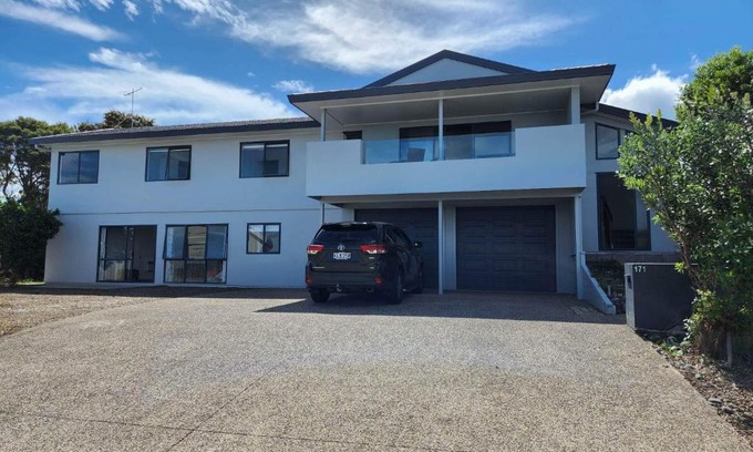 Whitianga Maison | Hosts on the Coast Top 100 on Centennial