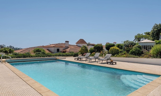 Paredes Maison | HostWise - Modern Comfort and Shared Pool in Paredes