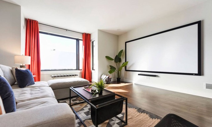 Central Northside Maison | ★ HostWise Stays ★ 3 King Beds! Garage! Theater! Great Location!
