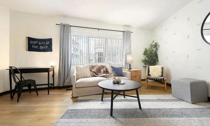Lower Lawrenceville Appartement | HostWise Stays - Butler St - Private Entrance on Ground Floor - Lower Lawrenceville
