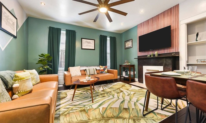Bloomfield Maison | La Casa Superiore - Large 2nd Floor Apt 2Bed/1Bath
