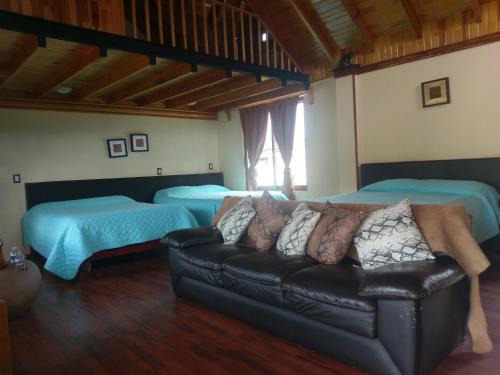 Nuevo Parangaricutiro Hôtel | Hotel Farah