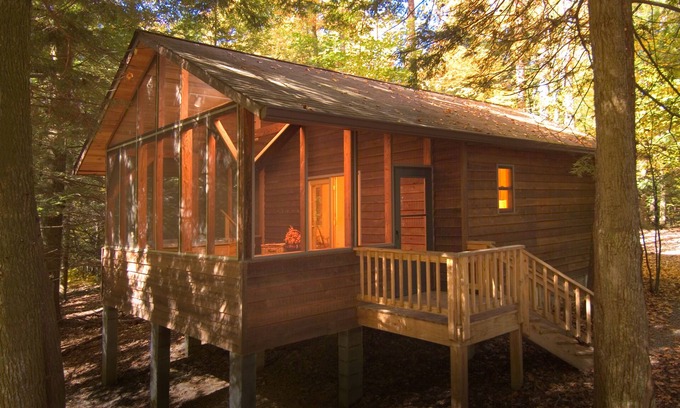 Victor Cabine | Spa et cabine de 2 chambres dans les bois près de Fayetteville et New River WV