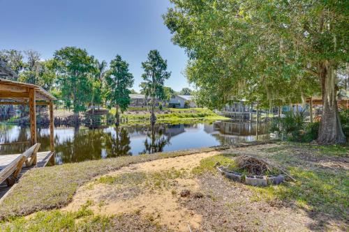 Fedhaven Maison | Hot Tub and Dock Access Lake Hatchineha Getaway!