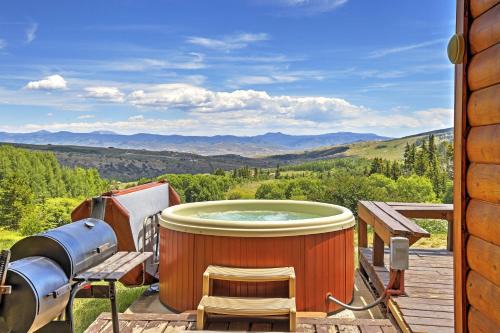 Kremmling Maison | Hot Tub and Mtn Views Gore Pass Kremmling Cabin