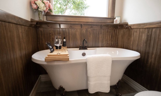 Brigus Maison | Hot Tub at Brigus Bower, in the Beautiful Town Of Brigus NL.