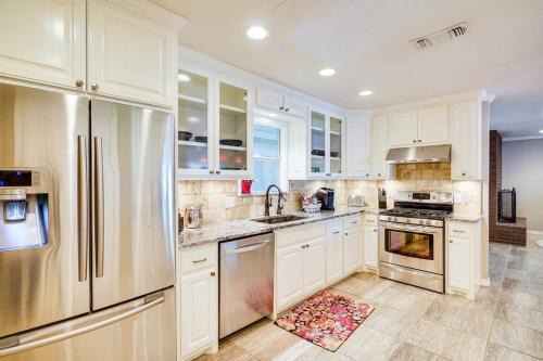 Fort Stockton Maison | HOT TUB - Beautifully Renovated Home in West Texas