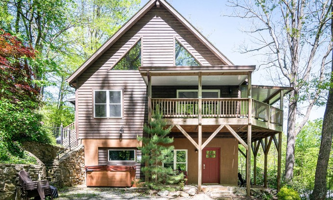 Asheville Cabine | Asheville Town Cabin by Carolina Mornings | Rec Room, Hot Tub♨️ +Biltmore Pass