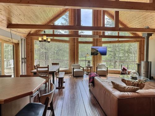 Little Valley Chalet De Ski | Hot Tub & Fire Pit~The Pines Chalet