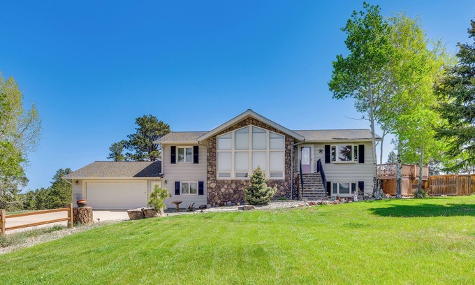 Kiowa Maison | Hot Tub, Pool: 40-Acre Horse Ranch in Kiowa!