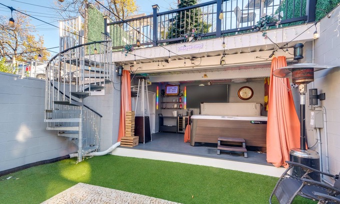 Washington Maison | Hot Tub & Rooftop Game Room: Unique Home in DC