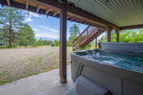 Pagosa Hills Maison | Hot Tub + Views | Cozy Retreat