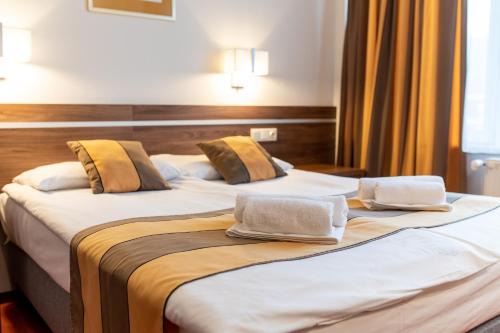 Tatabanya Hôtel | Hotel Árpád