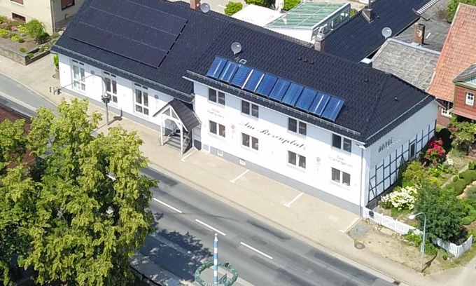 Brechtorf Hôtel | Hotel am Rosenplatz,24 Stunden Check in, Küche, kostenfreie Parkplätze