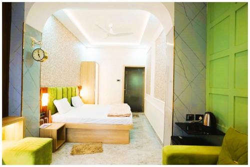 Lanka Hôtel | Hotel Amba-Sadar Palace In Varanasi Fully AC Room