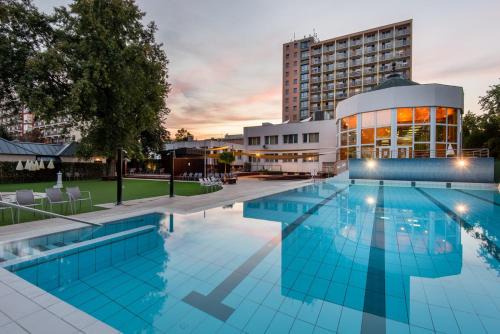 Hajduszoboszlo Hôtel | Hotel Barátság
