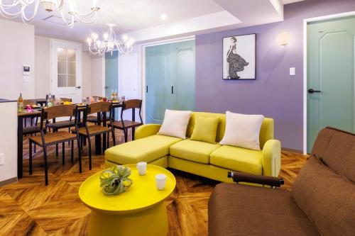 Naha City Centre Appartement | HOTEL bright color MHM Naha