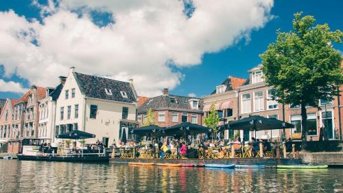 Dokkum Hôtel | Hotel Café Restaurant 't Raedhûs