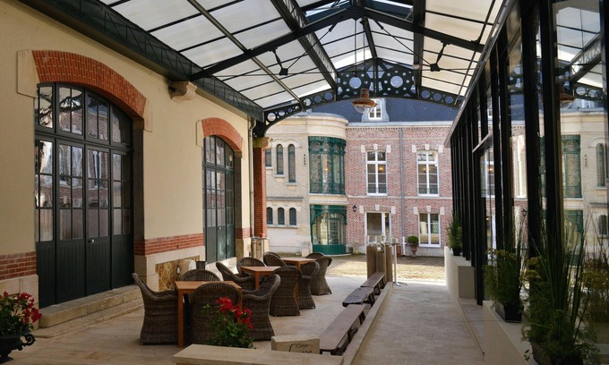 Ay Hôtel | Hotel Castel Jeanson