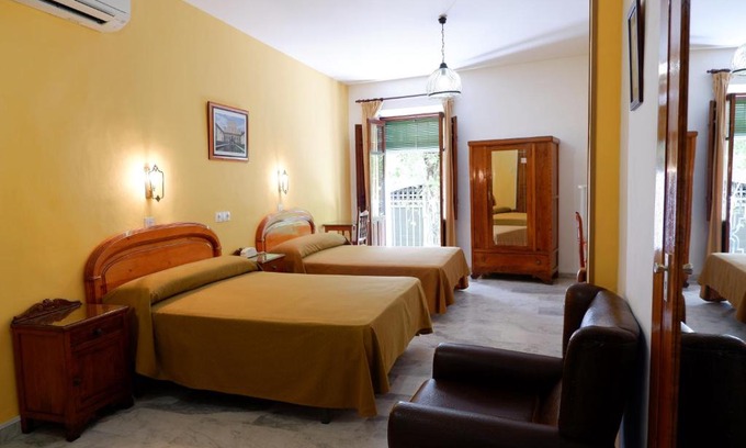 Lanjaron Hôtel | Hotel Central