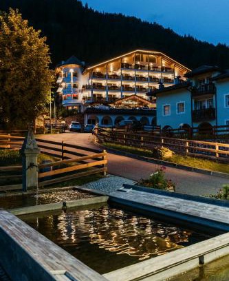 Canazei Hôtel | Hotel Cesa Tyrol