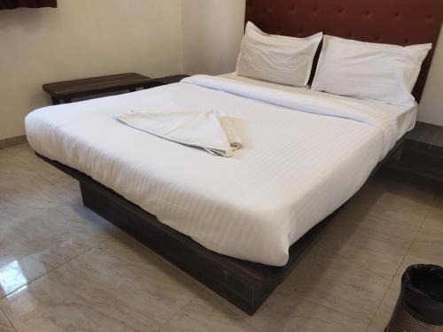Thane West Hôtel | Hotel Durga-Bluzap Hospitality Thane Railway Station