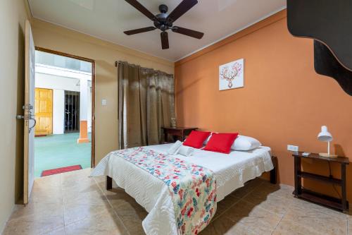 Canas Dulces Lit Et Petit-Déjeuner | Hotel El Cocobolo Food&Rest Room 4 B&B WiFi AC Pkg Free Swimmingpool