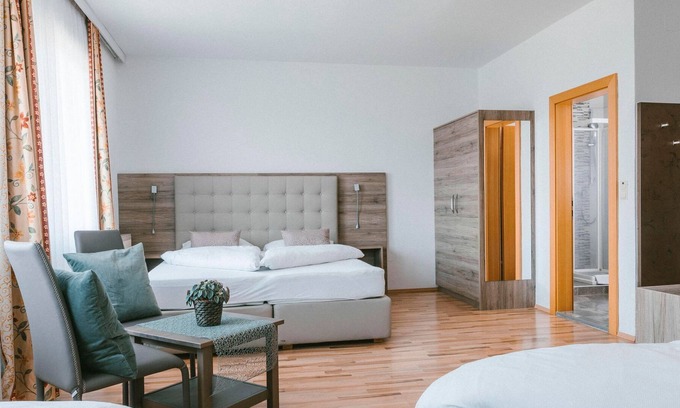 Illmitz Maison | Hotel Garni Dreibettzimmer Du/wc - Hotel Johannes-zeche Tauber