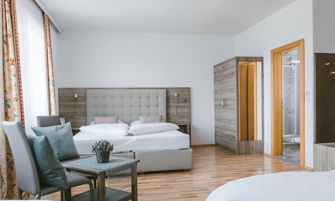 Illmitz Maison | Hotel Garni Vierbettzimmer Du/wc - Hotel Johannes-zeche Tauber