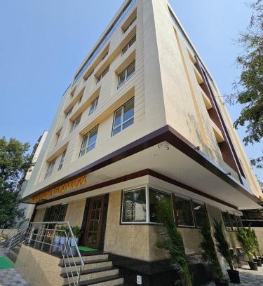 Thane West Hôtel | Hotel Golden Nest Thane