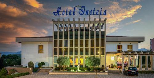 Polla Hôtel | Hotel Insteia