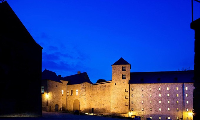 Sedan Hôtel | Hotel Le Château Fort