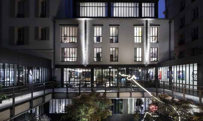 Quartier Saint-Ambroise Hôtel | Hotel Les Deux Girafes