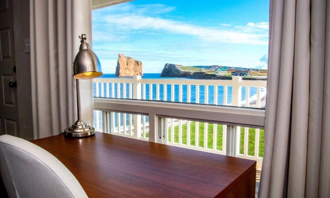 Perce Hôtel | Hotel Les Trois Soeurs