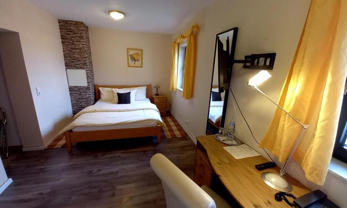 Roedermark Maison | Hotel Lindenhof